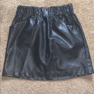 Black leather mini skirt w/ pockets
